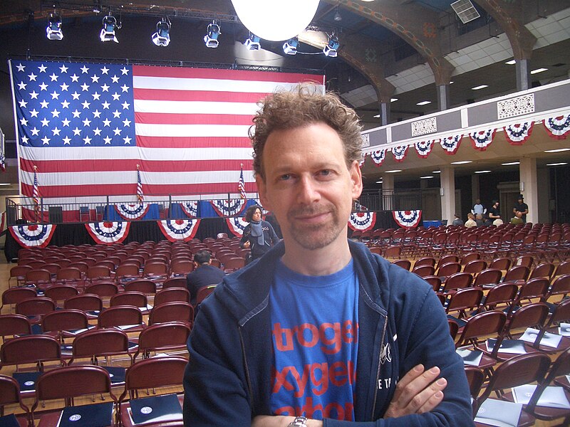 File:Wayne Kramer (Director) at Naturalization ceremony.jpg