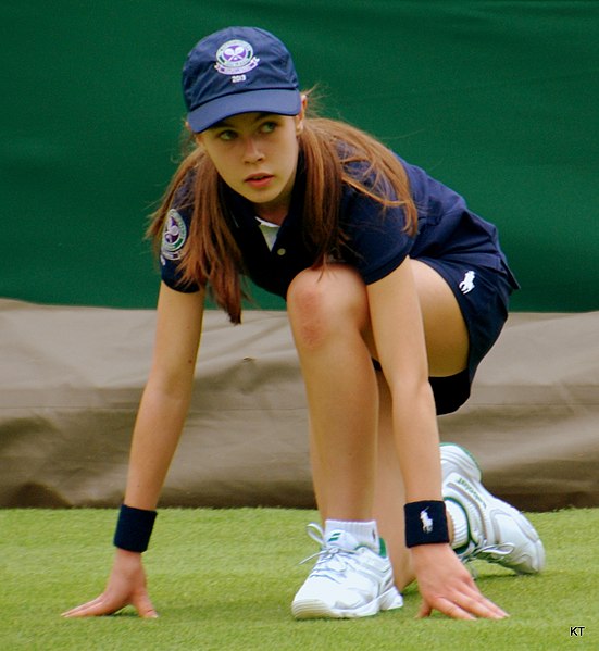 File:Wimbledon ballgirl (9270629917).jpg