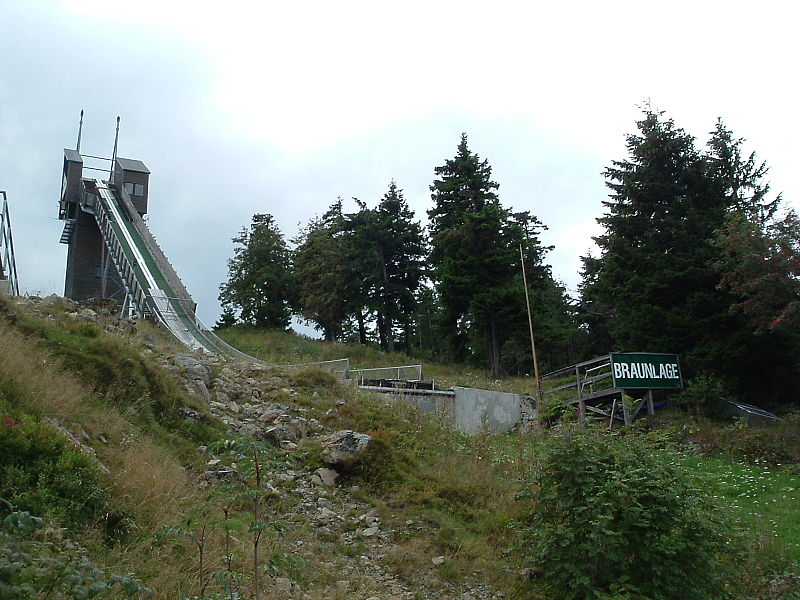 File:Wurmbergschanze Anlaufturm.JPG