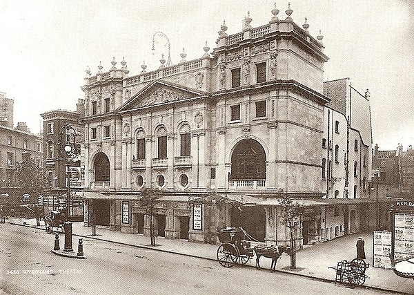 Wyndham's Theatre just before its opening on 16 November 1900.