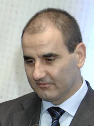 Fortune Salaire Mensuel de Tsvetan Tsvetanov Combien gagne t il d argent ? 10 000,00 euros mensuels