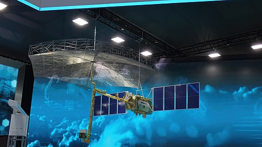 "Kondor-E" reconnaissance satellite on MAKS-2021 airshow.jpg