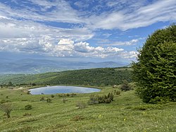 Калин Камен - Поглед на езерото Калин Камен
