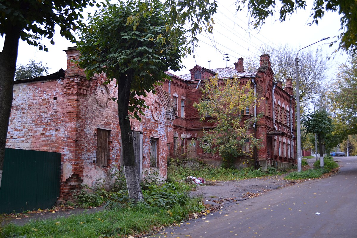 Городские усадьбы область. Городская усадьба Кострома. Городская усадьба каштановых Серпухов. Городская усадьба Ардатов. Шуя городские усадьбы.