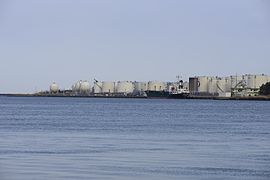 金沢港石油岸壁