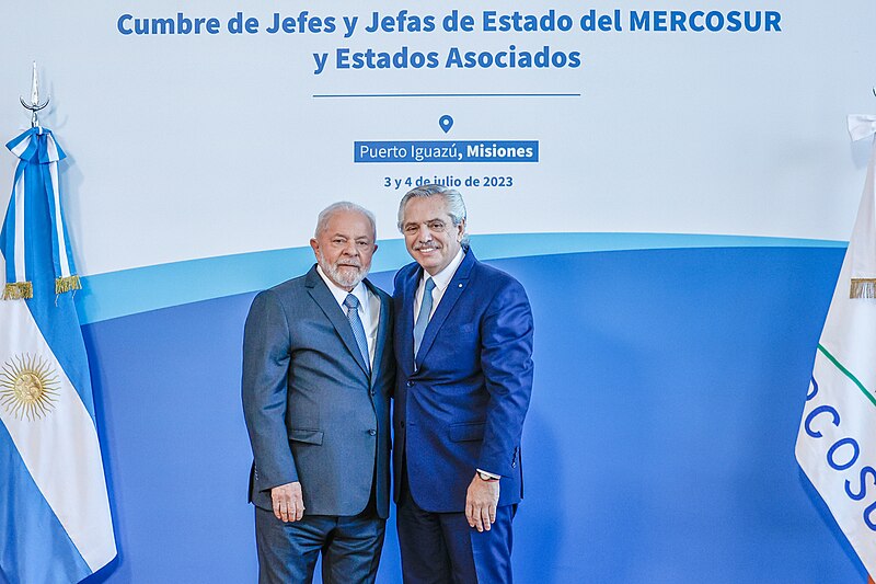 File:04.07.2023 - Cumprimentos oferecidos pelo Presidente da República Argentina, Alberto Fernández, aos chefes de delegação da Cúpula de Chefes e Chefas de Estado do MERCOSUL e Estados Associados (53023022524).jpg