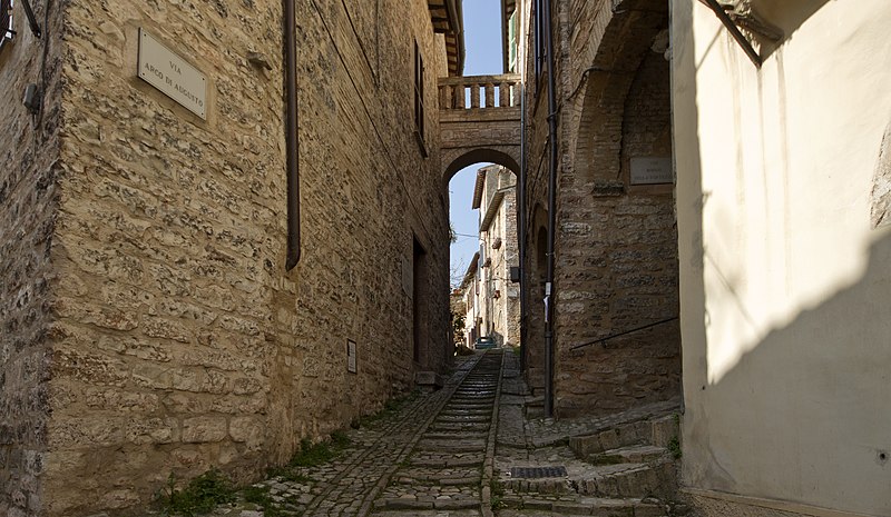 File:06038 Spello PG, Italy - panoramio (32).jpg