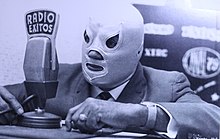 El Santo, one of the most iconic Mexican luchadores 100 anos del natalicio del Santo -i---i- (36184746106).jpg