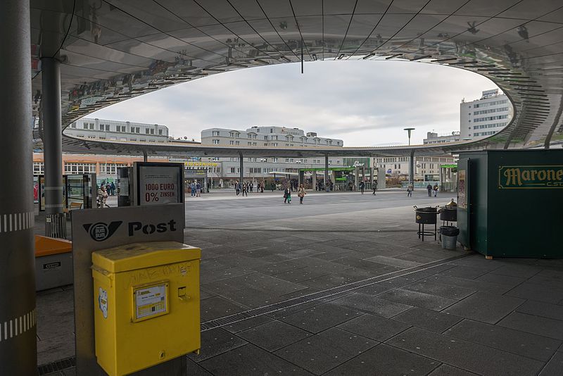 File:15-11-24-Graz Hauptbahnhof-RalfR-WMA 3820.jpg