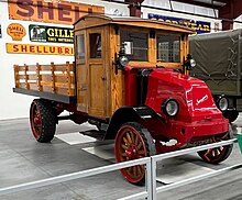 1921 International Harvester Model 101 on display at the Iowa 80 Trucking Museum, Walcott, Iowa. 1921InternationalHarvesterModel101.jpg