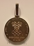 Goldmedaille bei den Olympischen Winterspielen 1968.jpg