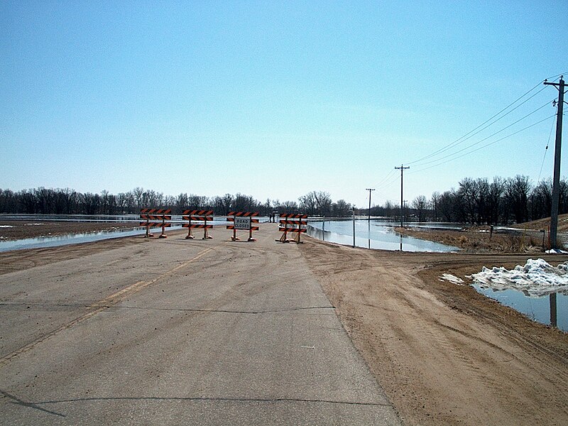 File:2009 Red River flood at Winnipeg6.JPG