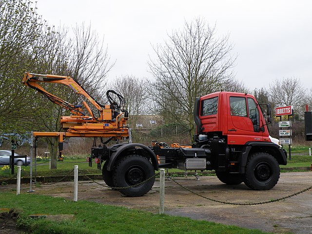 The modular design of the Unimog offers attachment capabilities for various different implements.