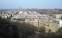 2018 Fort Tryon Park - udsigt over Inwood og Bronx.jpg