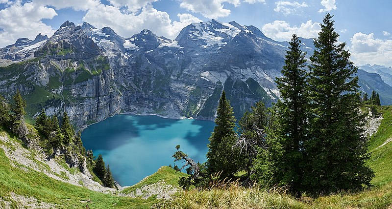 File:20190725 Oeschinensee-Panorama, Kandersteg (06540-42 stitch).jpg