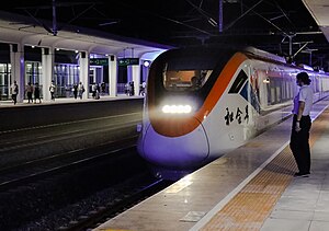 台州市郊鐵路CRH6F-A「和合號」列車進站