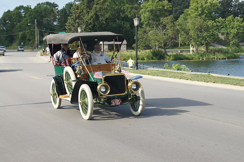 File:26th Annual New London to New Brighton Antique Car Run (7749714670).jpg