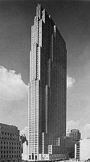 30 Рокфеллерівський центр, наразі будівля Comcast в Рокфеллерівському центрі , проект Раймонда Гуда (1933)