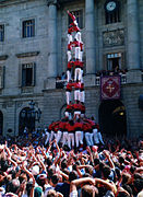 Actuació dels Castellers de Barcelona a la Plaça Sant Jaume durant la Festa Major de Barcelona.