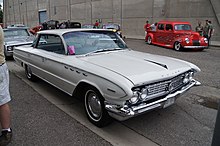 1961 Buick Electra 4-door hardtop sedan (4-window) 61 Buick Electra (9121388700).jpg