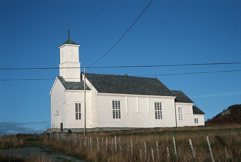 File:84763 Karlsøy kirke fra RA.jpg