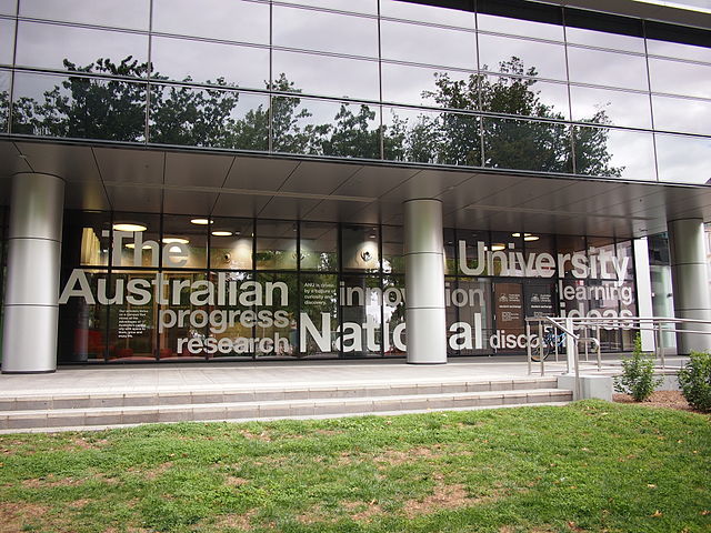 640px-ANU_student_administration_office_March_2013.jpg (640×480)