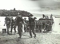 Ausztrál katonák a Kalai ültetvény területén