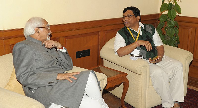 File:A Representative of Society for the Welfare of Physically Handicapped, Education and Research Centre (SWPH & RC), Pune called on the Vice President, Shri Mohd. Hamid Ansari, in New Delhi on February 05, 2013.jpg