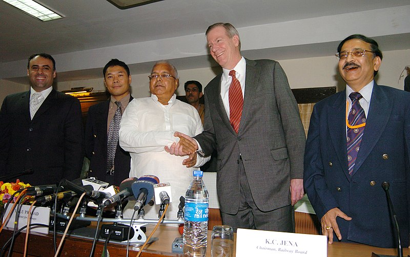 File:A delegation led by the Dean, INSEAD, a leading International Business School, Mr. Frank Brown meeting with the Union Minister for Railways, Shri Lalu Prasad, in New Delhi on November 29, 2007.jpg