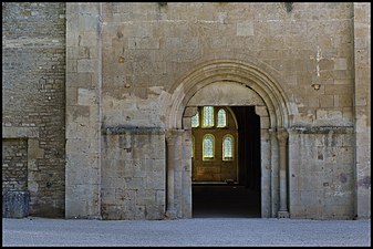 16 September 2012 — Façade de l'église de l'Abbaye de Fontenay Photographe: Dominique Robert