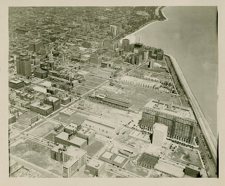 File:Aerial View of Chicago, Furnature Mart, 1925 (NBY 5370).jpg