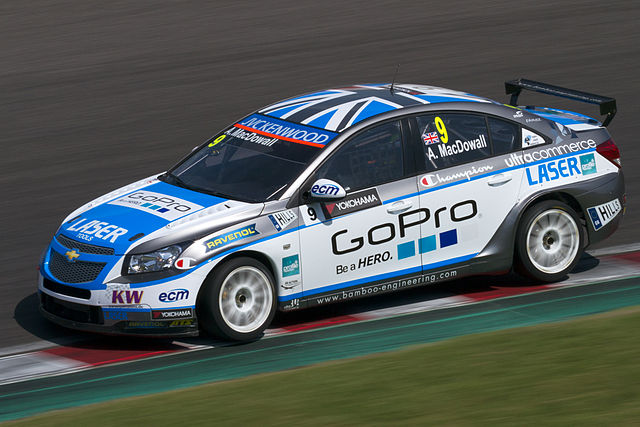 MacDowall competing in the 2013 World Touring Car Championship.