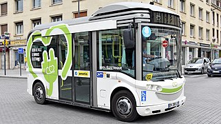 Bus de la ligne "Coeur de ville" passant la Maison de la Culture à Amiens.