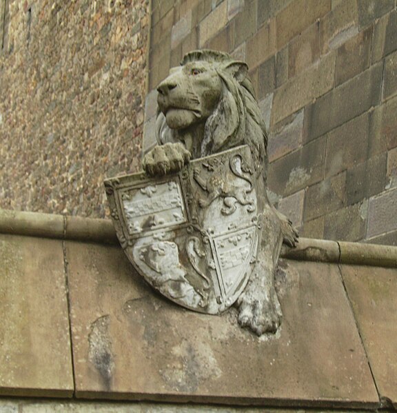 File:Animal Wall 1 Cardiff.jpg