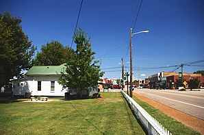 Ardmore Avenue, City Hall on the left