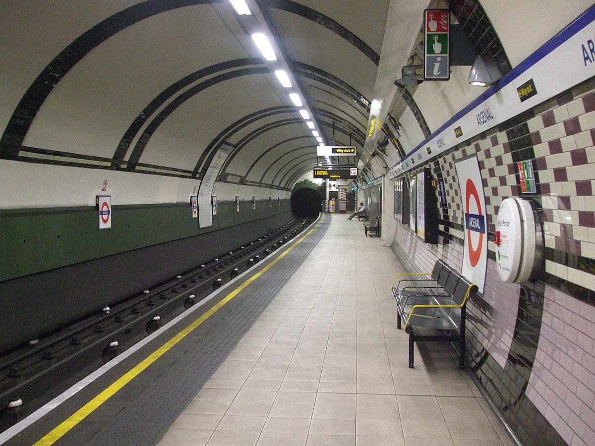 File Arsenal station northbound.JPG Wikimedia Commons