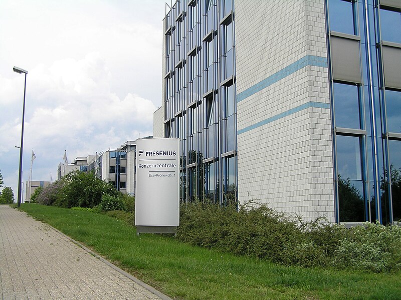 File:Bad Homburg Fresenius Zentrale mit Schild.JPG
