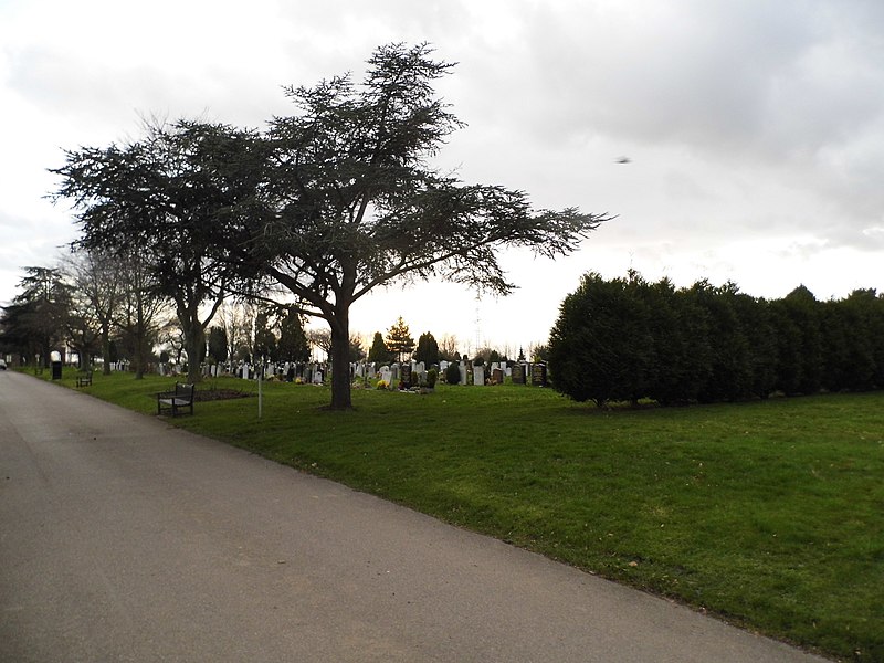 File:Battersea Cemetery, Morden - geograph.org.uk - 3320158.jpg