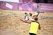 Deutsch: Beachhandball bei den Olympischen Jugendspielen 2018; Tag 6, 12. Oktober 2018; Mädchen, Hauptrundenspiel – Ungarn-Niederlande 2:1 English: Beach handball at the 2018 Summer Youth Olympics at 12 October 2018 – Girls Main Round – Hungary-Netherlands 2:1