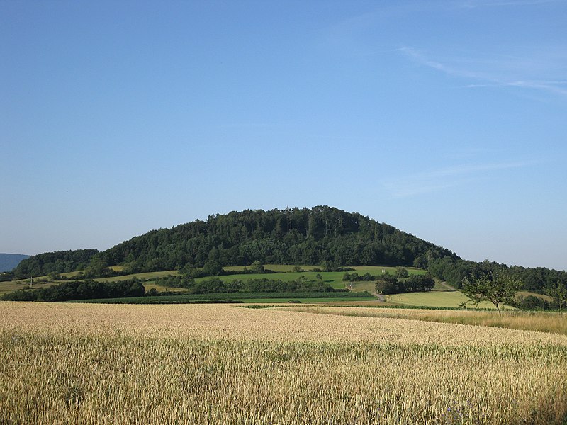 File:Blick vom Rappberg auf die Hohe Wann.jpg