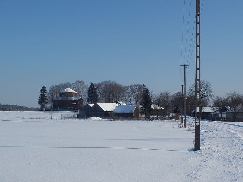 File:Borowica in winter.JPG