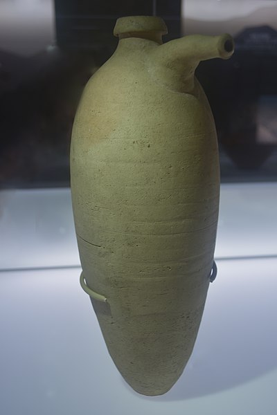 File:Botella de cerámica del Período de Uruk (Juzestán, Irán) - MARQ.jpg