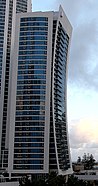 Boulevard Tower, Hilton Surfers Hotel dan Residences.jpg