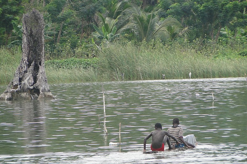 File:Boys on Launch - Lake Bosumtwe - Ghana (4755548009).jpg