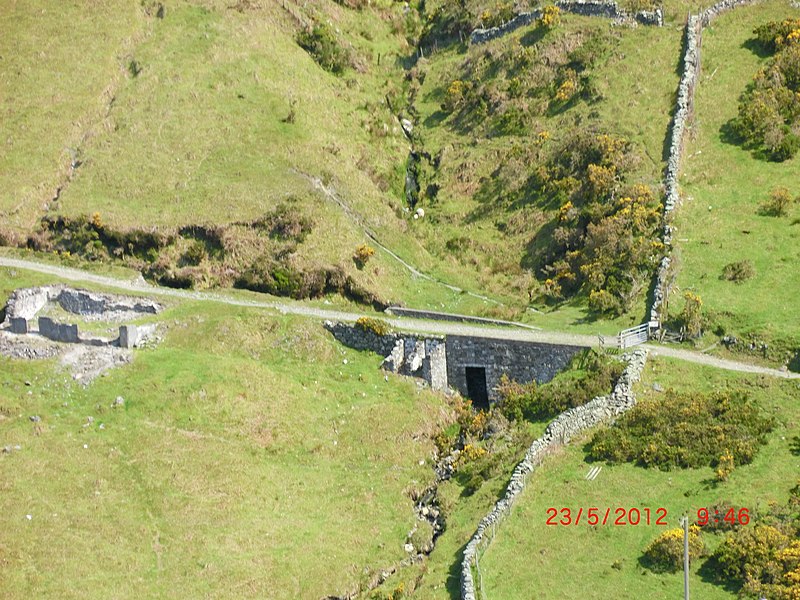 File:Bridge on the old mine road - panoramio.jpg