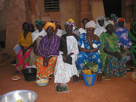 Tập tin:Burkina Faso - Bobo Vendors.jpg