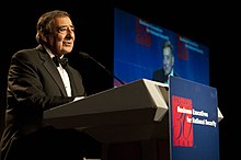 Leon Panetta, siber saldırılar hakkında bir konuşma yapıyor