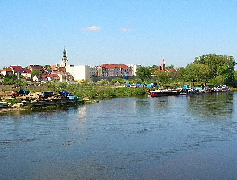 File:Bydgoszcz Kościoły Fordonu panorama nadwiślańska.jpg