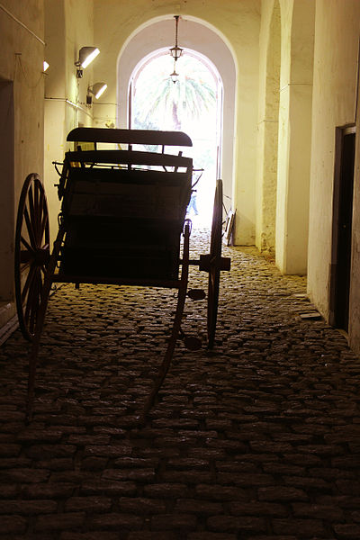 File:Castilo de piria interior.jpg