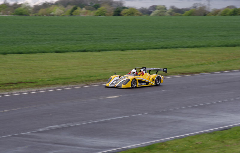 File:Castle Combe Circuit MMB D4 Castle Combe Sports & GT Championship.jpg